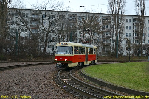 900